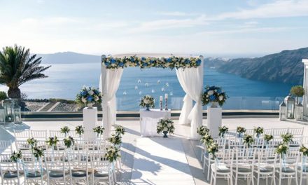 Festői európai úti cél a tökéletes tengerparti esküvőhöz: Santorini